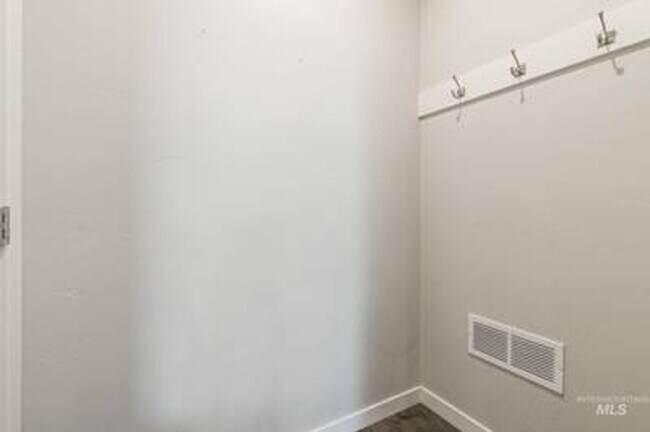 Building Photo - 3 bed, 3 bath townhome will be ready in May for you