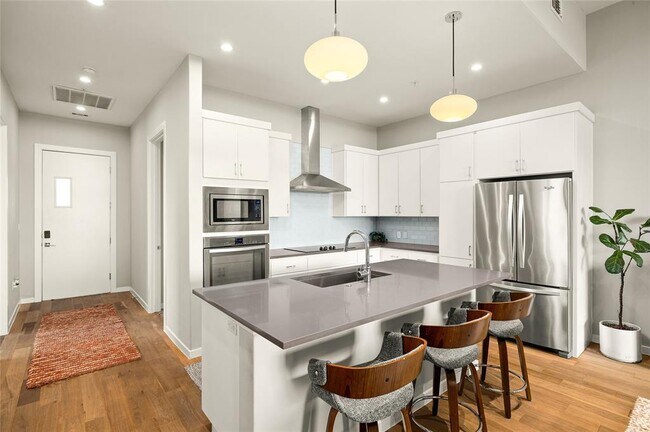 Building Photo - 5921 Hiline Rd