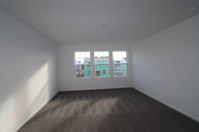 Building Photo - 608 Henry Ln