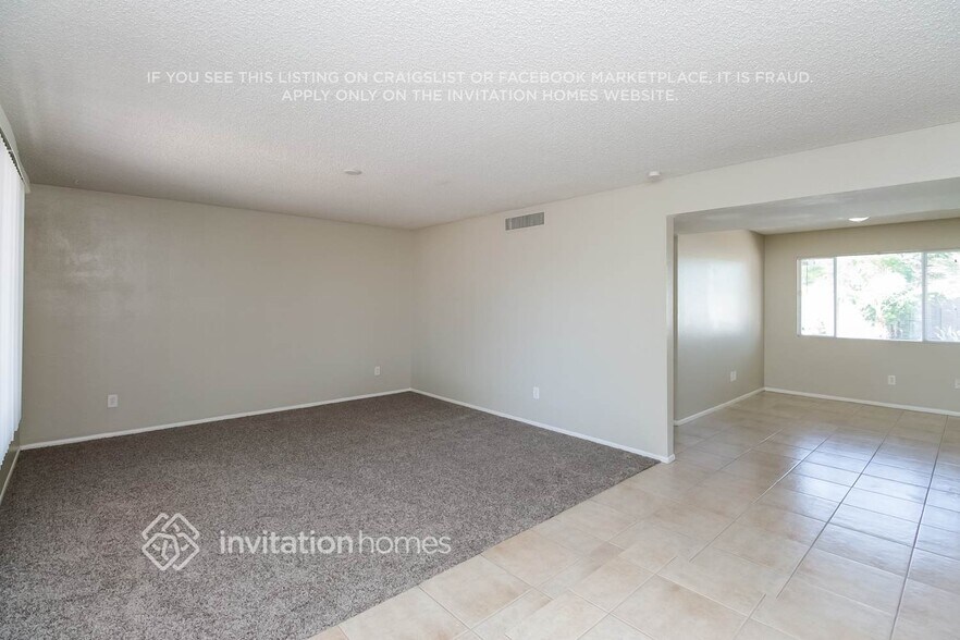 Building Photo - 12042 N 28th Pl