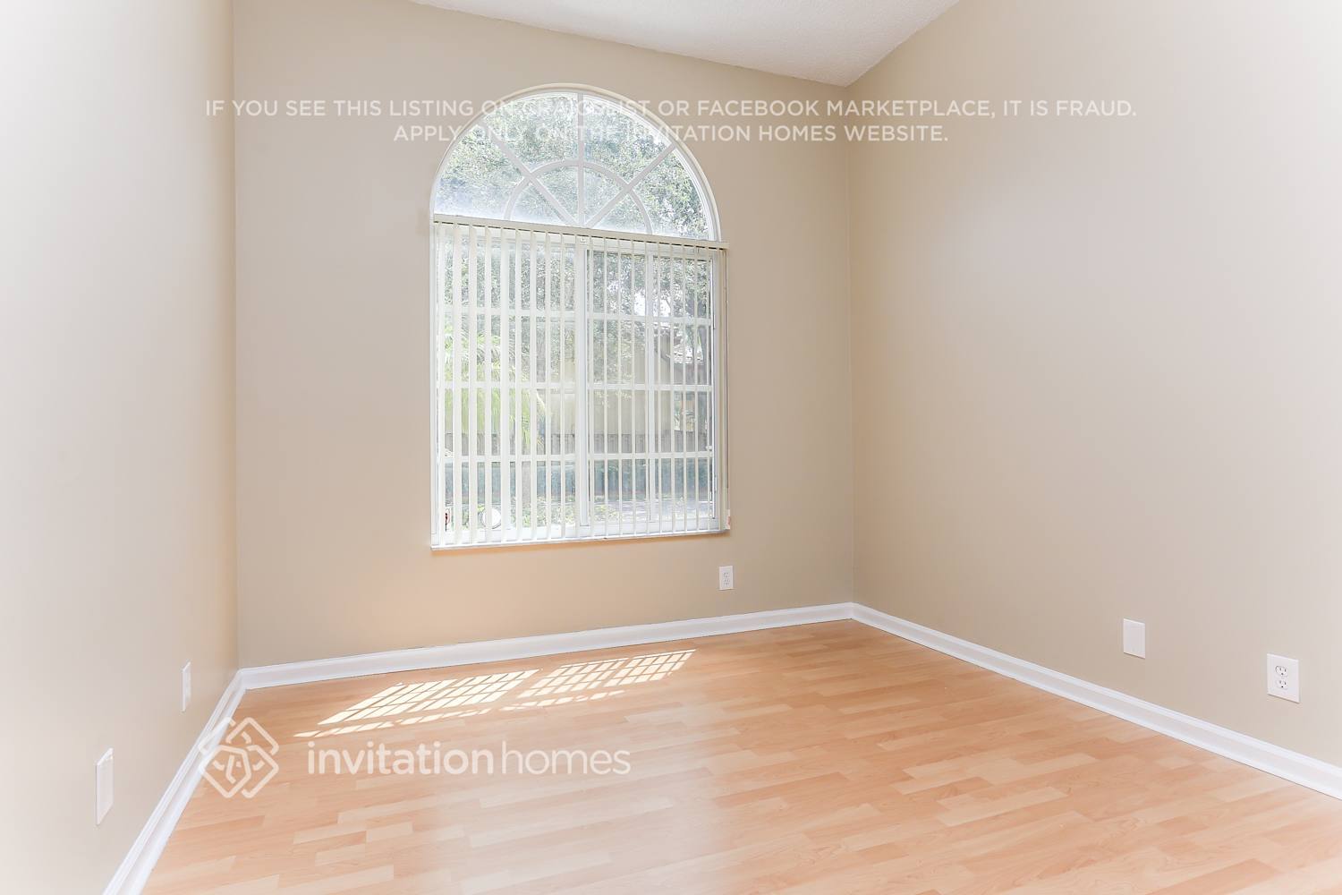 Building Photo - 1401 Banyan Cir