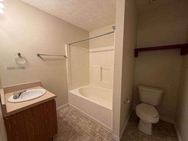 Building Photo - 5196 Tew Ln SW