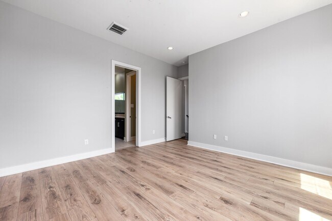 Building Photo - 1705 Weber St
