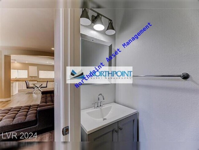 Building Photo - Quaint House Near the M Resort