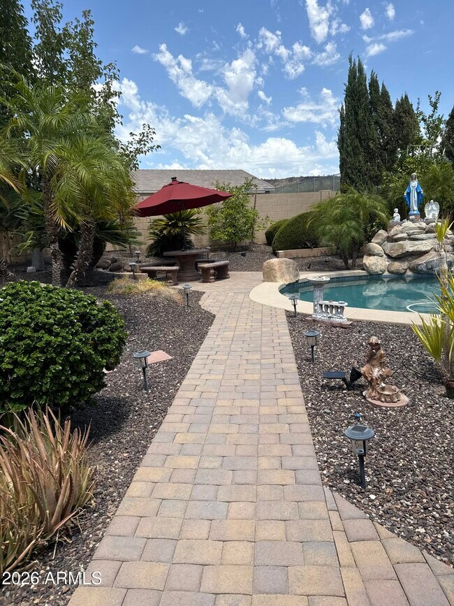 Building Photo - 3928 W Range Mule Dr