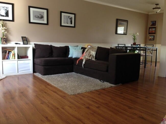 Building Photo - Stylish 3 bed 2.5 bath town home in Provo