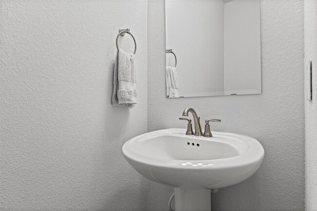 Building Photo - 904 Azul Lagoon Dr