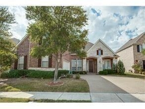 Building Photo - 4055 Victory Dr