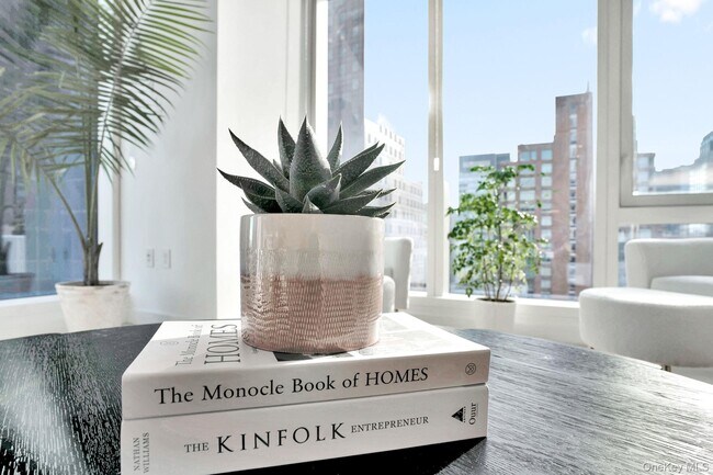 Building Photo - 138 E 50th St