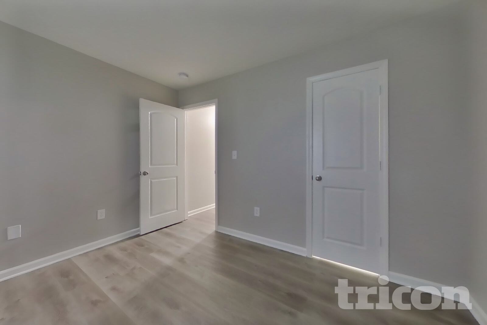 Building Photo - 11491 N Creekside Dr