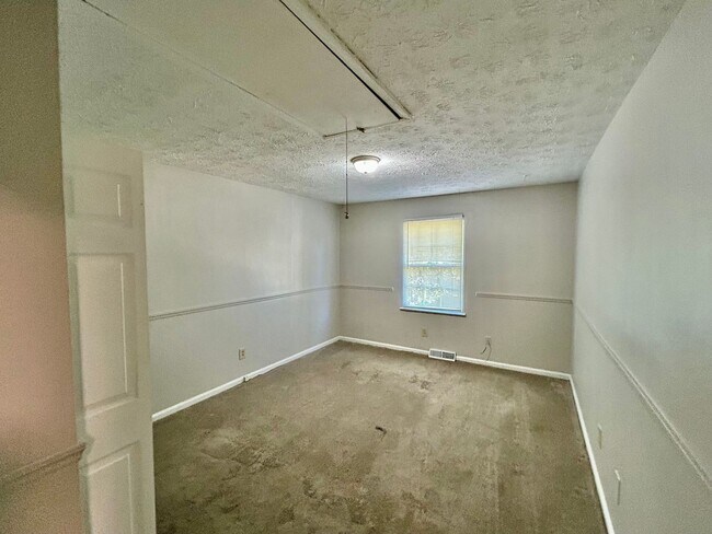 Building Photo - FOH416-418