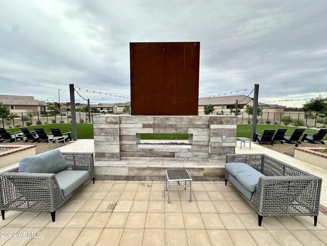 Building Photo - 4043 E Brisa Dr