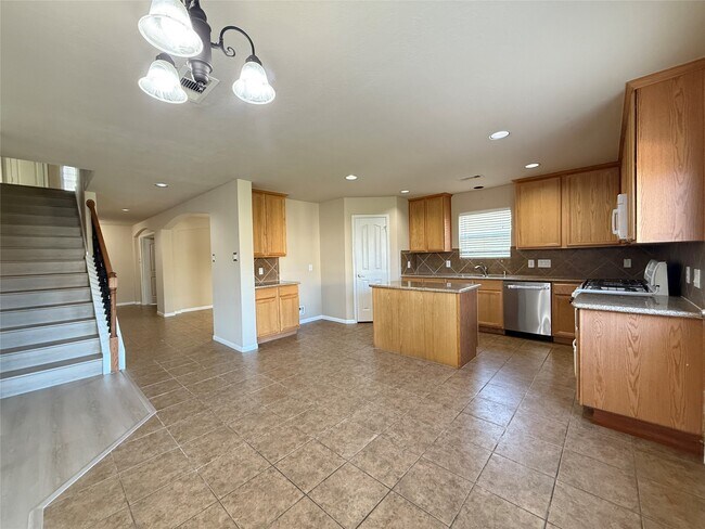 Building Photo - 246 Golden Grain Dr