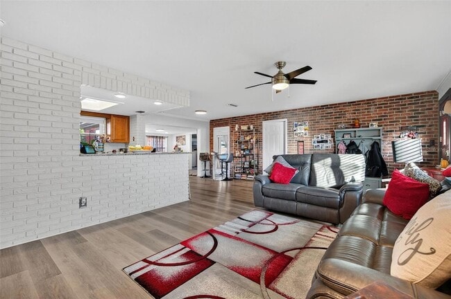 Building Photo - 11761 80th Ave