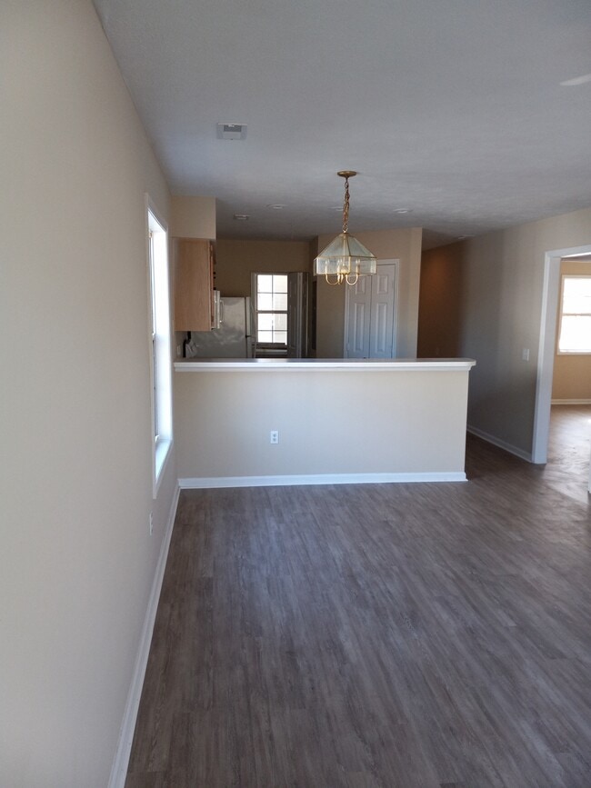 Building Photo - 589 Blue River Ct