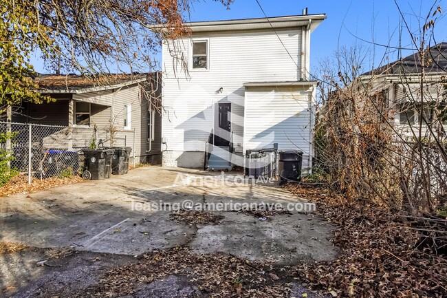 Building Photo - 810 Sutcliffe Ave