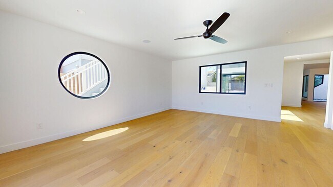 Building Photo - Gorgeous Fully Remodeled 5 Bedroom Home wi...
