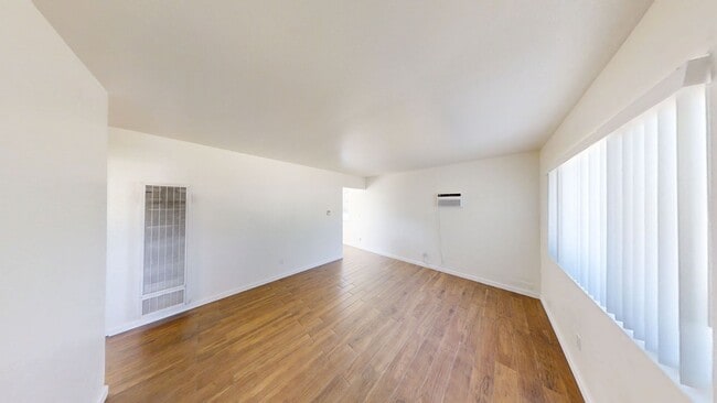 Building Photo - 12174 2nd St