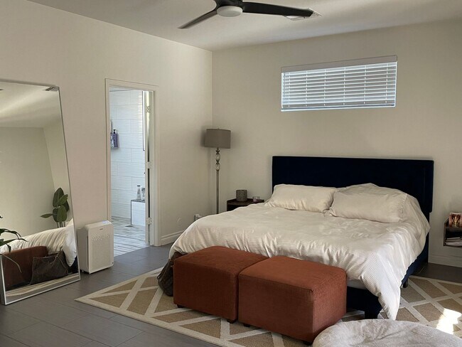 Building Photo - PRIVATE POOL, ADORABLE 3 Bedroom/2 Bath in Dobson Place