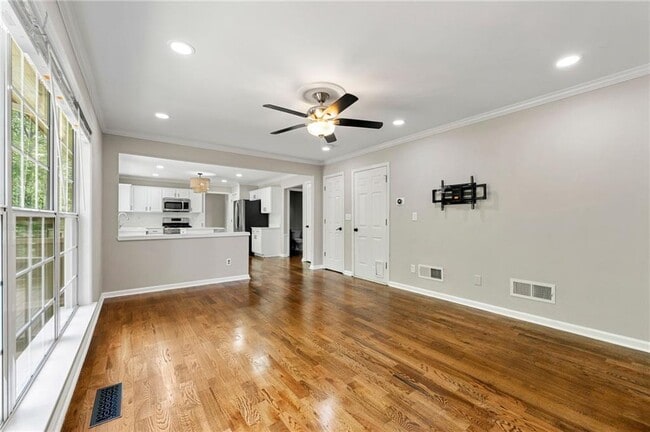 Building Photo - 7260 Foxberry Ct