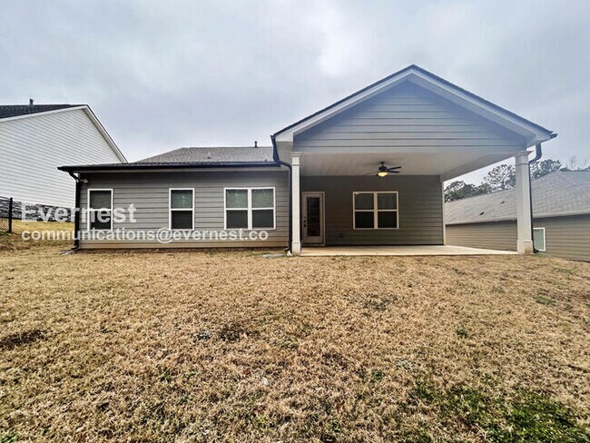 Building Photo - Limited Time Special Offer / 3 Bed/3 Bath Home with Garage / Pet-Friendly / Vouchers Accepted / A...