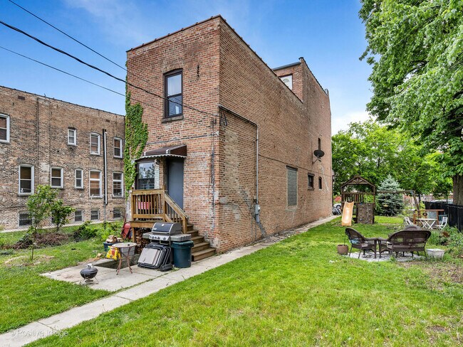 Building Photo - 3524 W Adams St