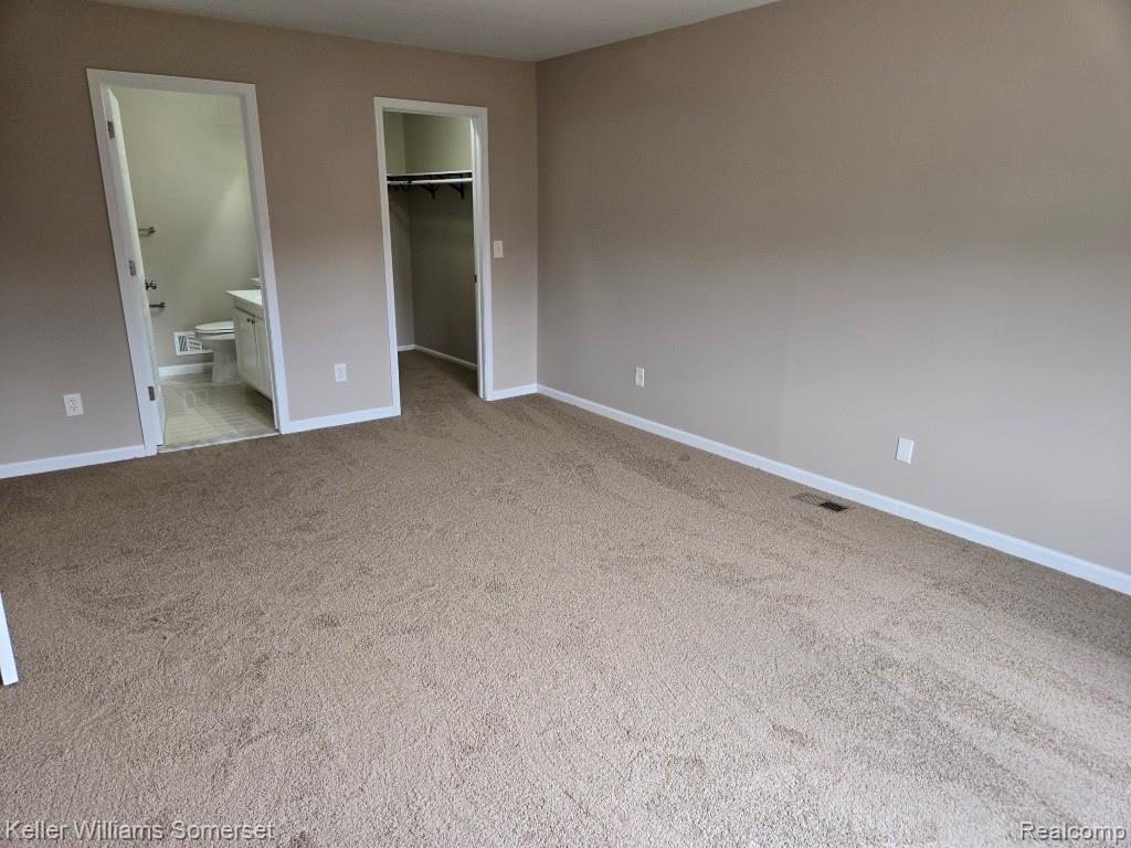 Building Photo - 71 Meadow Wood Dr