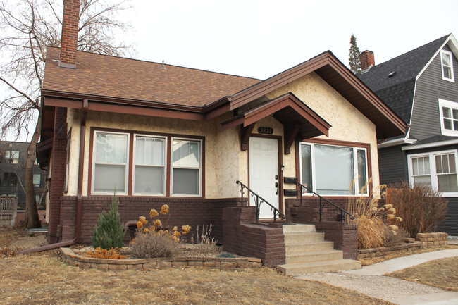 Primary Photo - 3233 Hennepin Ave