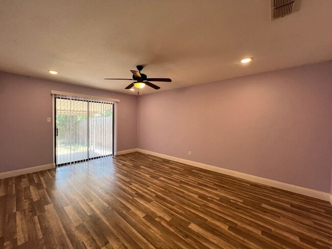 Building Photo - Arlington Texas Duplex For Rent