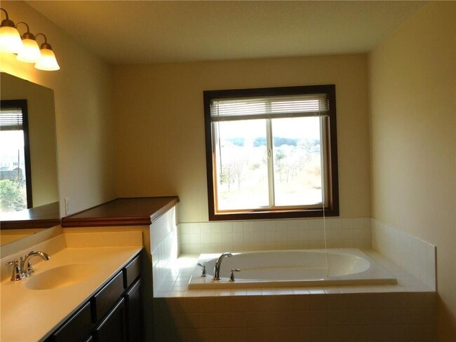 Building Photo - 7636 Oakridge Trail