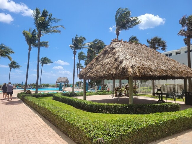Building Photo - 3901 S Ocean Dr