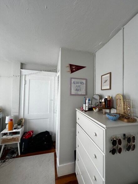 Building Photo - 222 Hanover St