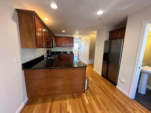 Building Photo - 47 Alder St