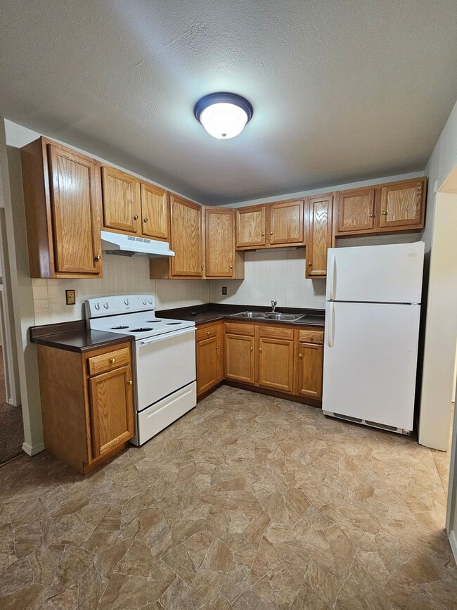 Building Photo - 2 BED | 1 BATH | ROBBINSDALE | SINGLE-LEVE...