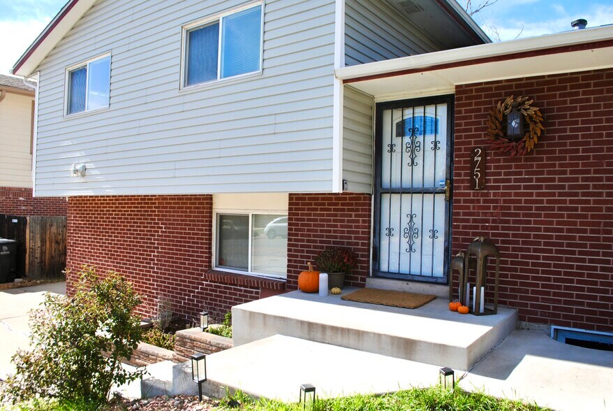 Building Photo - 2751 S Reed St