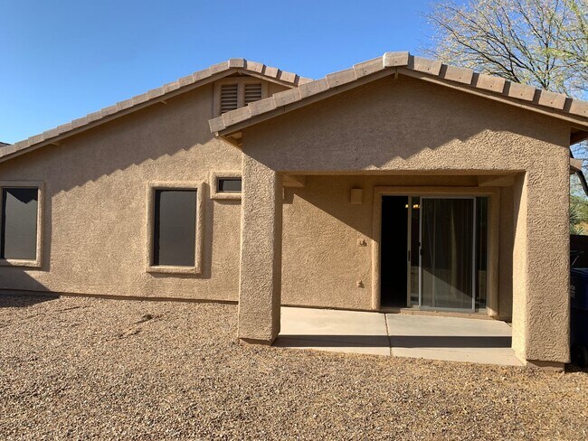 Building Photo - 3Bdm 2Ba Home, Popular Location, Available...