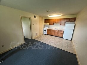 Building Photo - 2165 St Johns Pl