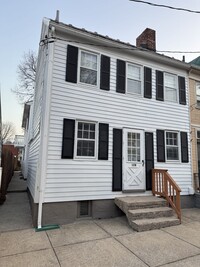 Building Photo - 128 E 4th St
