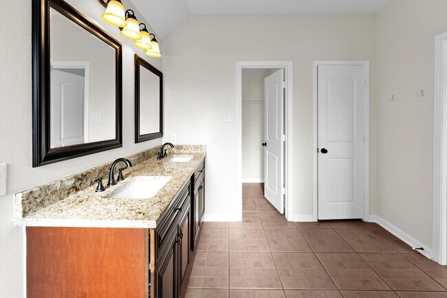 Building Photo - 2722 Bronze Loquate Ct