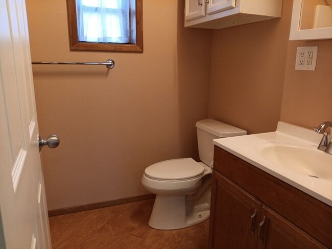 Building Photo - 2-bedroom, 1-bathroom home located in the vibrant city of Albuquerque