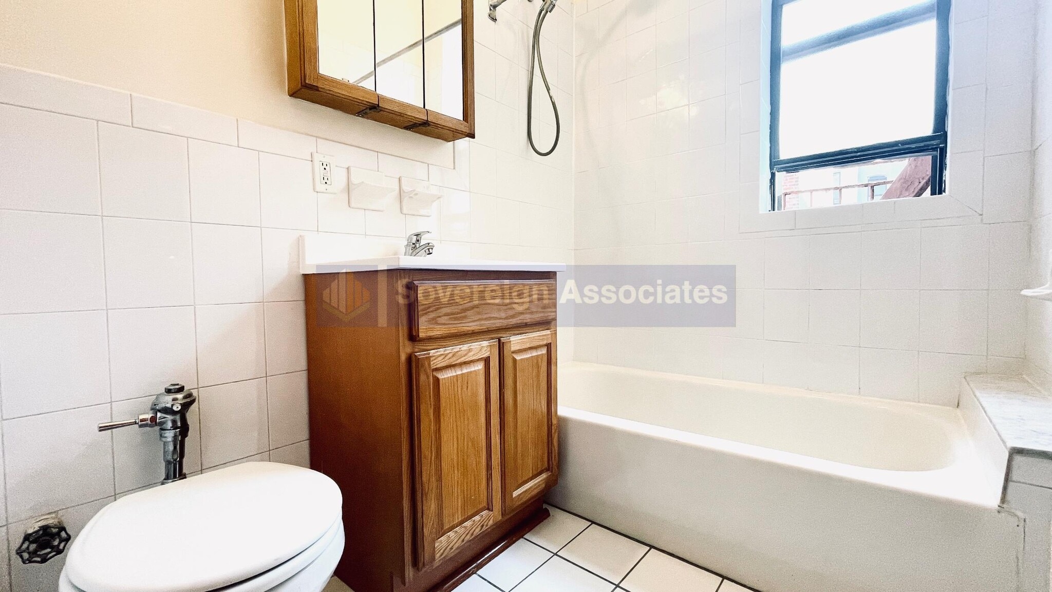 Building Photo - 64 W 108th St