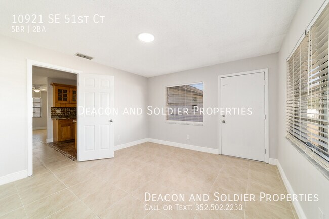 Building Photo - 10921 SE 51st Ct