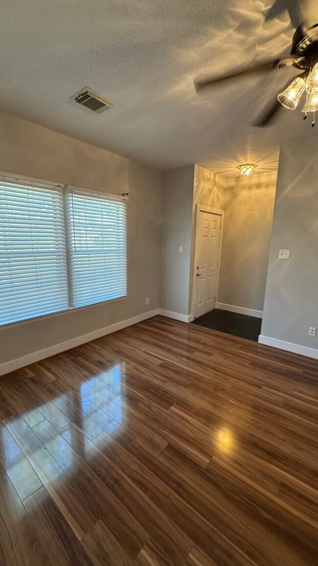 Building Photo - 11923 Prior Park Dr