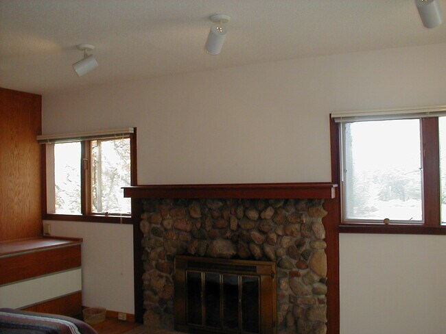 Building Photo - 2018 Pontiac Trl