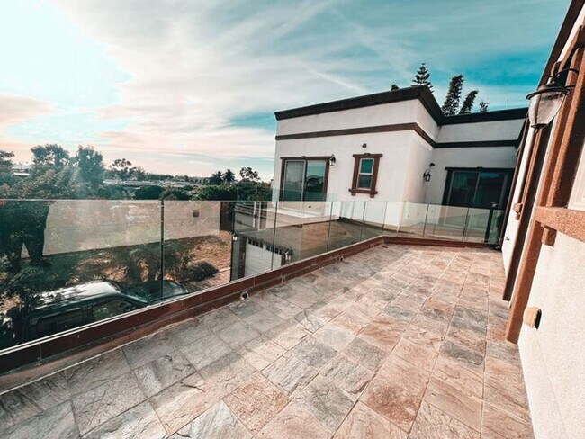 Building Photo - Palatial 6 Bed in Olde Carlsbad with Ocean Views and Roof Top deck, 1 mile to the Beach!!