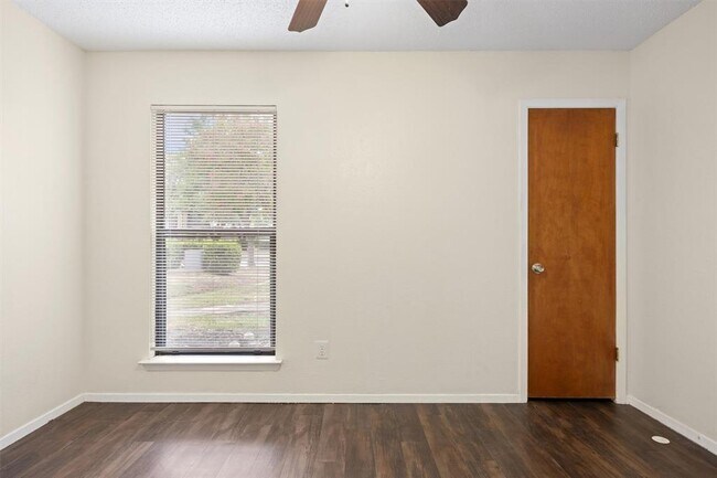 Building Photo - 10616 Mellow Meadow Dr