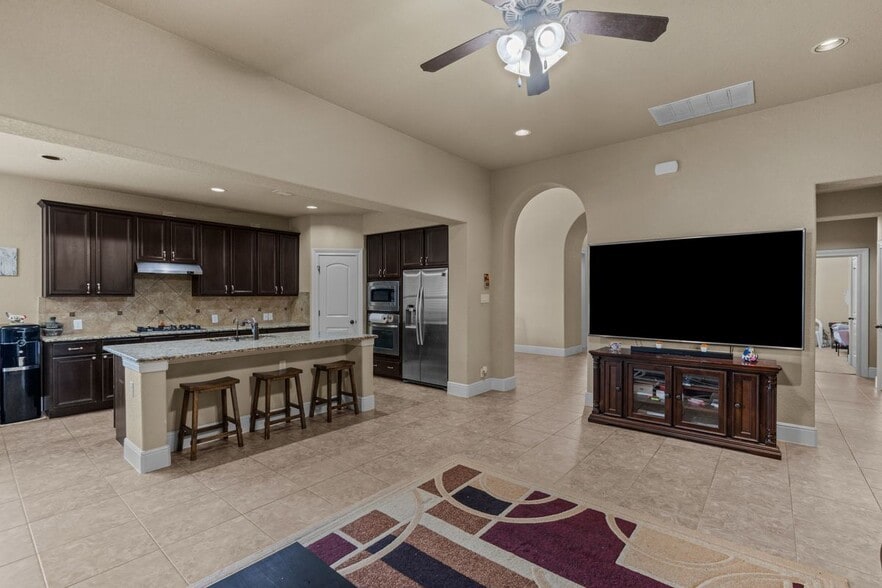 Building Photo - 8718 Silver Rock