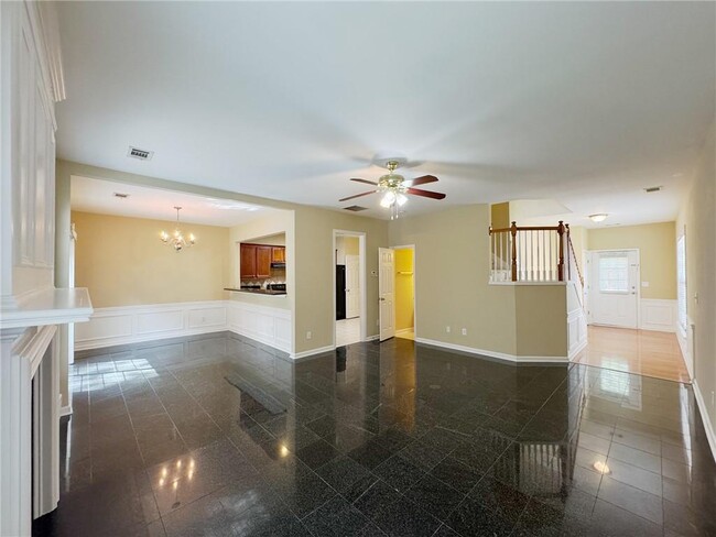 Building Photo - 2442 Fairlie Dr