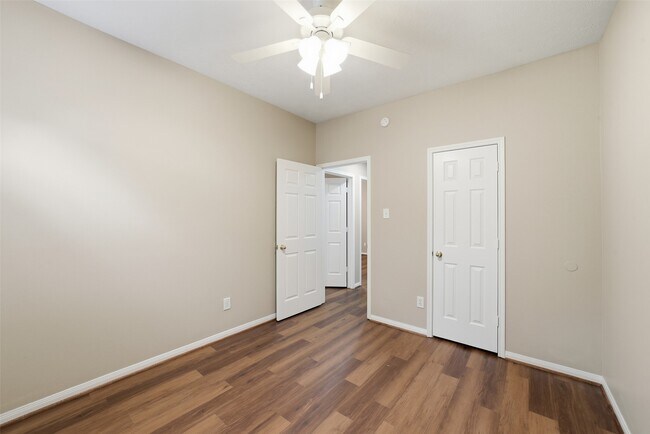 Building Photo - 11030 Desert Springs Cir