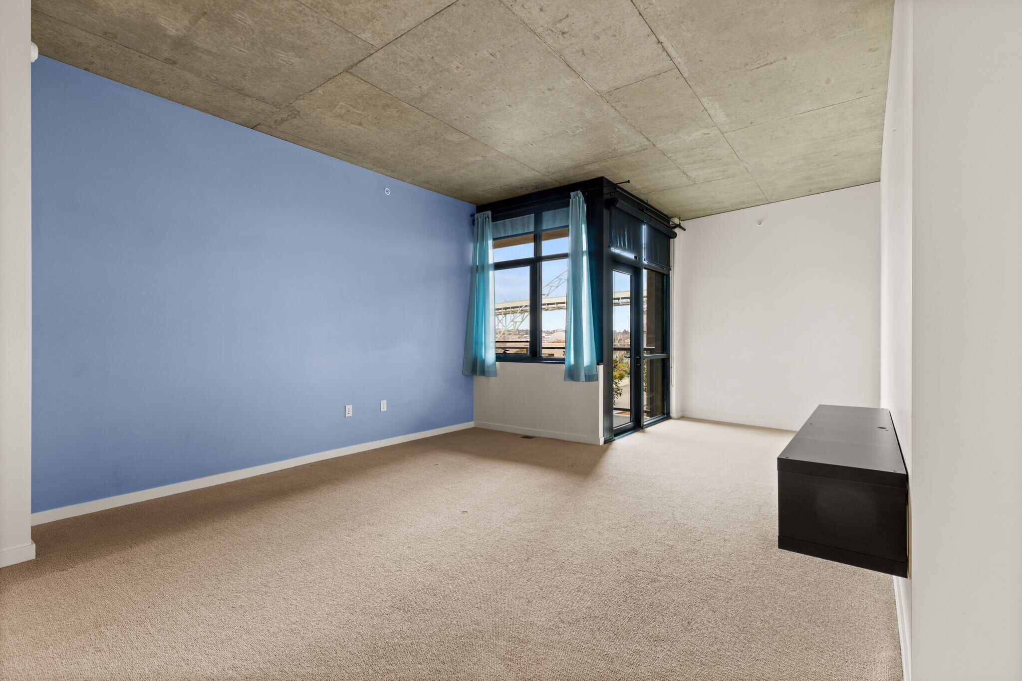 Building Photo - 1830 NW Riverscape St